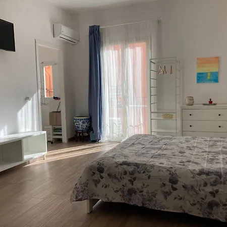 Tiny House Marina 公寓 恩佩多克莱港